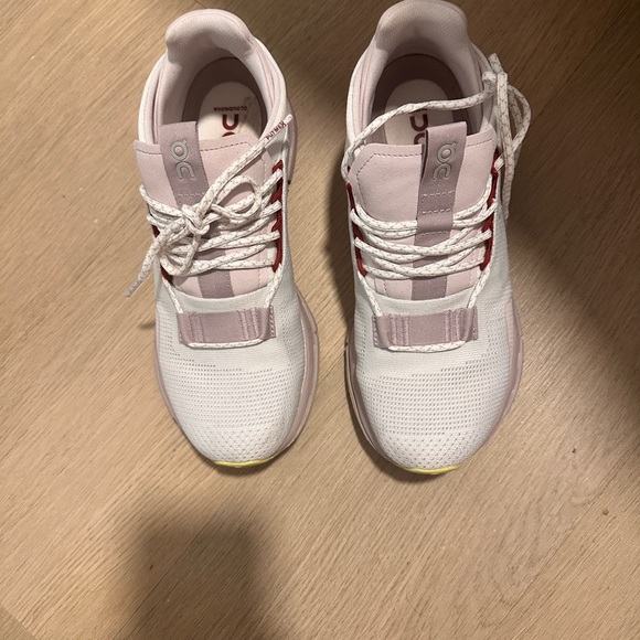 On Running shoes - Picture 1 of 7